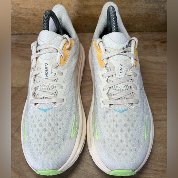 Hoka One One Clifton 9 REFLECTIVE Womens Size 7.5 Running Shoes Sneakers Vanilla - Picture 3 of 12